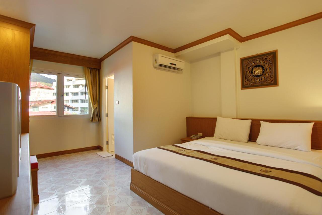 Casa Jip pensión Patong Exterior foto