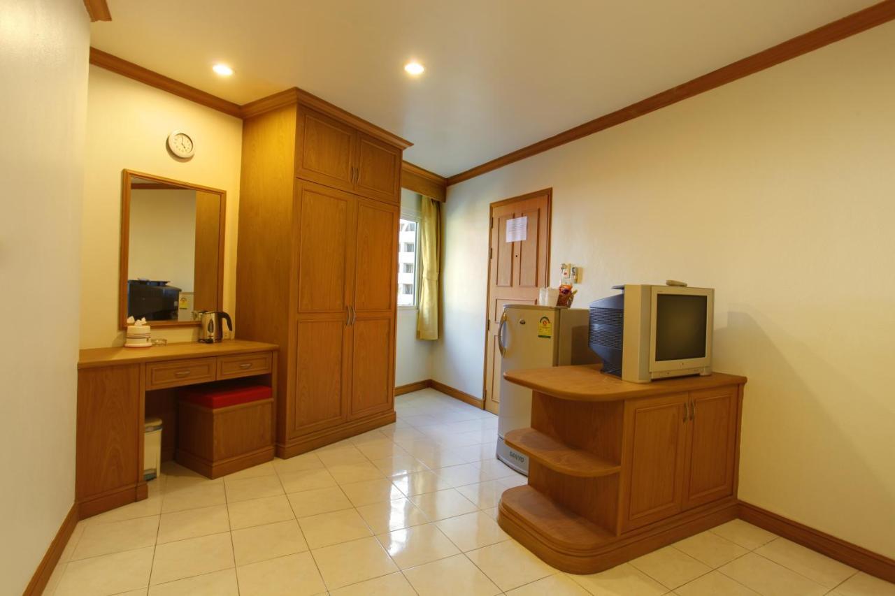 Casa Jip pensión Patong Exterior foto