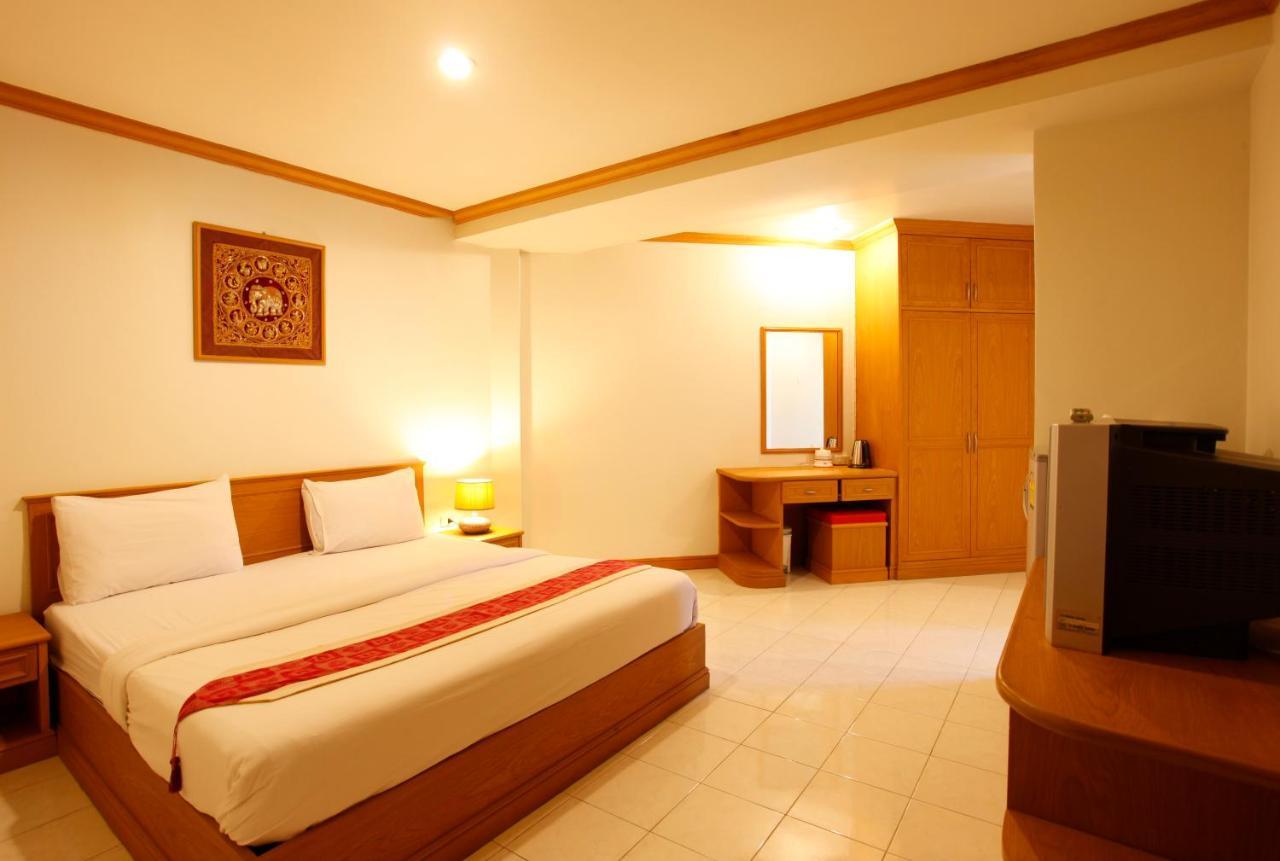 Casa Jip pensión Patong Exterior foto